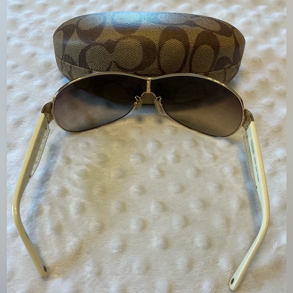 Coach Leanne Sunglasses - Picture 8 of 14